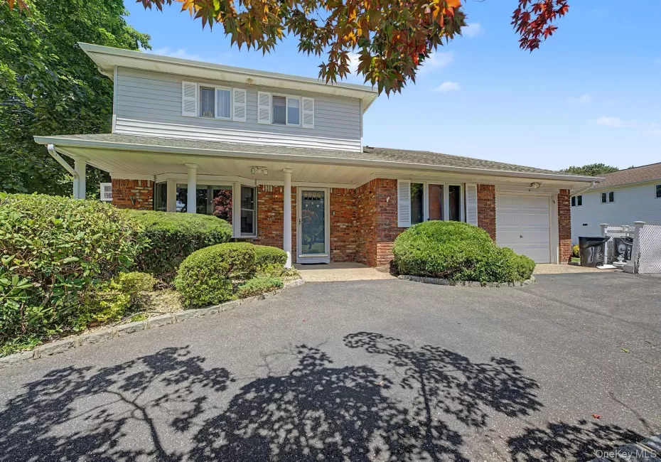 16 Cross Bow Lane, Smithtown, NY, 5 Bedrooms Bedrooms, 9 Rooms Rooms,3 BathroomsBathrooms,Residential,For Rent,Cross Bow,0,1026837 16 Cross Bow Lane, Smithtown, NY, 5 Bedrooms Bedrooms, 9 Rooms Rooms,3 BathroomsBathrooms,Residential,For Rent,Cross Bow,0,1026837