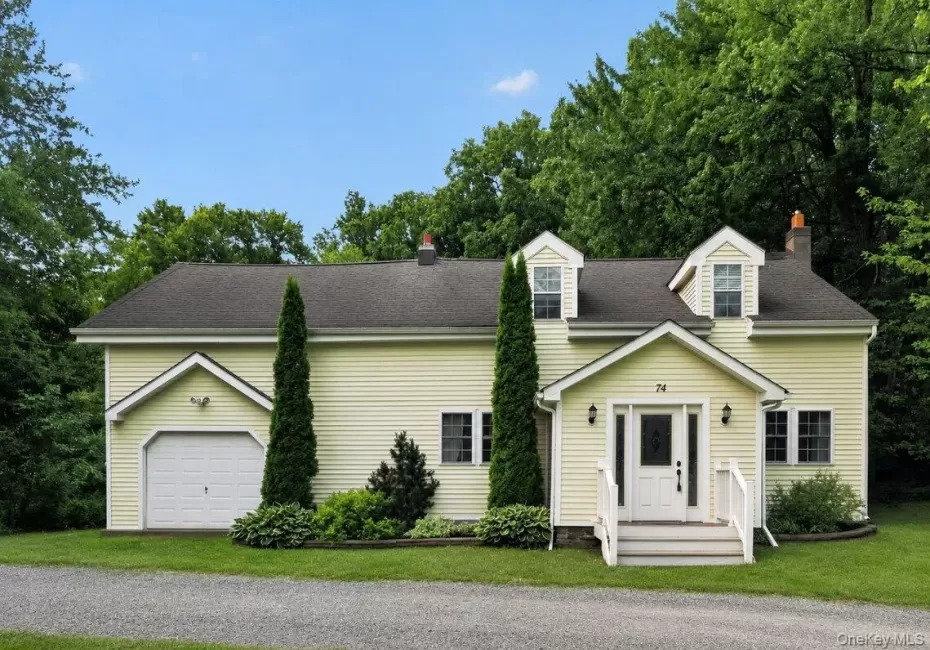 74 Cross Road, Hyde Park, NY, 4 Bedrooms Bedrooms, 8 Rooms Rooms,2 BathroomsBathrooms,Residential,For Rent,Cross,0,1026051 74 Cross Road, Hyde Park, NY, 4 Bedrooms Bedrooms, 8 Rooms Rooms,2 BathroomsBathrooms,Residential,For Rent,Cross,0,1026051