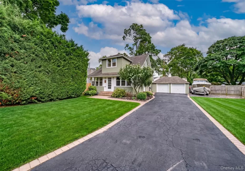 116 Railroad Avenue, Smithtown, NY, 3 Bedrooms Bedrooms, 5 Rooms Rooms,2 BathroomsBathrooms,Residential,For Rent,Railroad,0,1028816 116 Railroad Avenue, Smithtown, NY, 3 Bedrooms Bedrooms, 5 Rooms Rooms,2 BathroomsBathrooms,Residential,For Rent,Railroad,0,1028816
