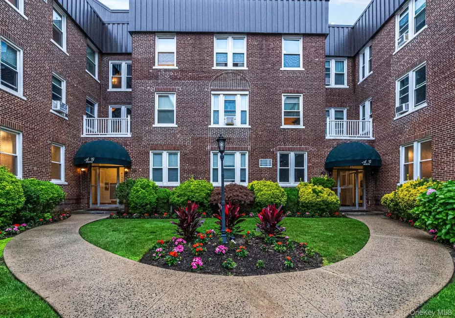 185 Atlantic Avenue, Hempstead, NY, 1 Bedroom Bedrooms, 4 Rooms Rooms,1 BathroomBathrooms,Residential,For Rent,Atlantic,0,1027798 185 Atlantic Avenue, Hempstead, NY, 1 Bedroom Bedrooms, 4 Rooms Rooms,1 BathroomBathrooms,Residential,For Rent,Atlantic,0,1027798