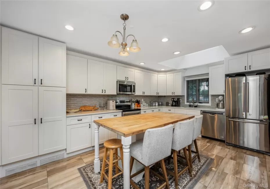 382 Greenbelt Parkway, Islip, NY, 3 Bedrooms Bedrooms, 6 Rooms Rooms,2 BathroomsBathrooms,Residential,For Rent,Greenbelt,0,1028189 382 Greenbelt Parkway, Islip, NY, 3 Bedrooms Bedrooms, 6 Rooms Rooms,2 BathroomsBathrooms,Residential,For Rent,Greenbelt,0,1028189