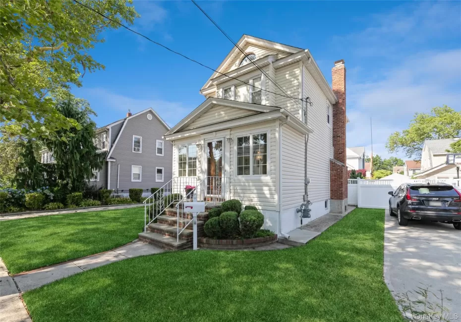 16 Devon Street, Hempstead, NY, 3 Bedrooms Bedrooms, 6 Rooms Rooms,1 BathroomBathrooms,Residential,For Rent,Devon,0,1017315 16 Devon Street, Hempstead, NY, 3 Bedrooms Bedrooms, 6 Rooms Rooms,1 BathroomBathrooms,Residential,For Rent,Devon,0,1017315