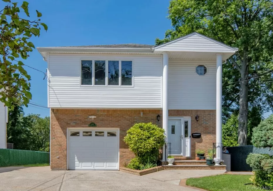 269 Marcus Avenue, North Hempstead, NY, 5 Bedrooms Bedrooms, 10 Rooms Rooms,3 BathroomsBathrooms,Residential,For Rent,Marcus,0,1029341 269 Marcus Avenue, North Hempstead, NY, 5 Bedrooms Bedrooms, 10 Rooms Rooms,3 BathroomsBathrooms,Residential,For Rent,Marcus,0,1029341