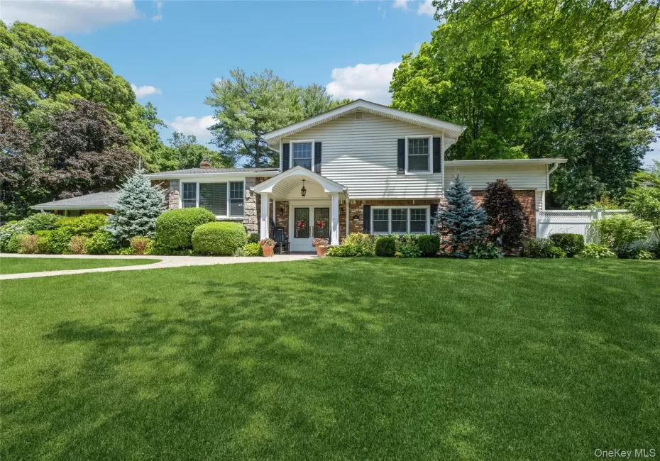 Lovely Split Ranch - completely redone! Lovely Split Ranch - completely redone!