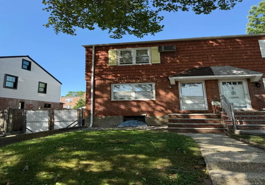 56-04 207th Street, New York, NY, 3 Bedrooms Bedrooms, 9 Rooms Rooms,1 BathroomBathrooms,Residential,For Rent,207th,0,1029855 56-04 207th Street, New York, NY, 3 Bedrooms Bedrooms, 9 Rooms Rooms,1 BathroomBathrooms,Residential,For Rent,207th,0,1029855