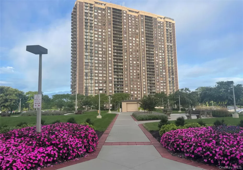27110 Grand Central Parkway, New York, NY, 1 Bedroom Bedrooms, 5 Rooms Rooms,1 BathroomBathrooms,Residential,For Rent,Grand Central,0,1029823 27110 Grand Central Parkway, New York, NY, 1 Bedroom Bedrooms, 5 Rooms Rooms,1 BathroomBathrooms,Residential,For Rent,Grand Central,0,1029823