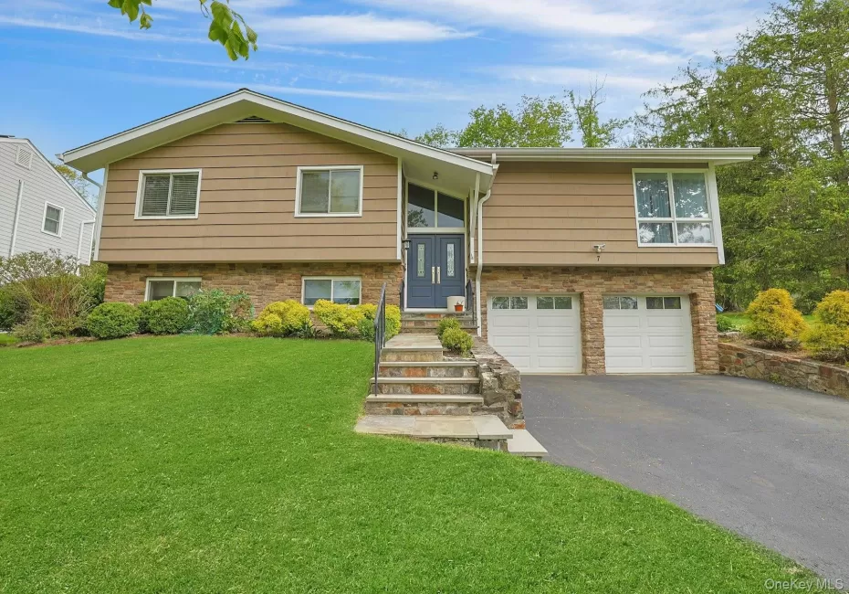 Welcome to 7 Lorenz Dr. Welcome to 7 Lorenz Dr.