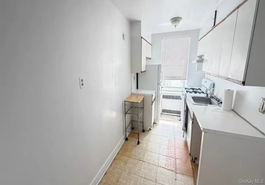 61-41 Saunders Street, New York, NY, 3 Rooms Rooms,1 BathroomBathrooms,Residential,For Rent,Saunders,0,1030156 61-41 Saunders Street, New York, NY, 3 Rooms Rooms,1 BathroomBathrooms,Residential,For Rent,Saunders,0,1030156