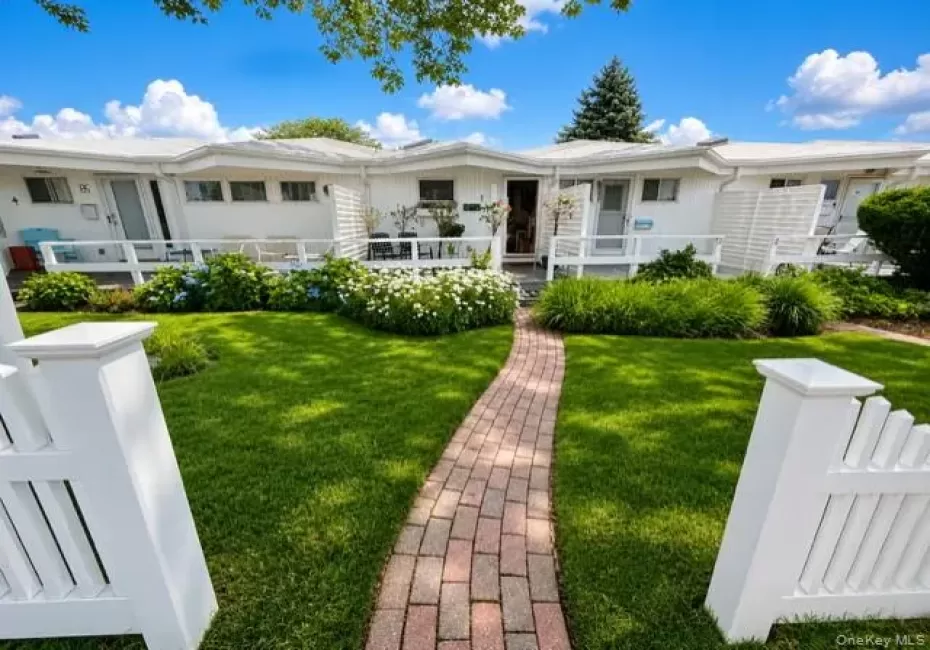 35 Library Avenue, Southampton, NY, 1 Bedroom Bedrooms, 4 Rooms Rooms,1 BathroomBathrooms,Residential,For Rent,Library Avenue,0,1030134 35 Library Avenue, Southampton, NY, 1 Bedroom Bedrooms, 4 Rooms Rooms,1 BathroomBathrooms,Residential,For Rent,Library Avenue,0,1030134