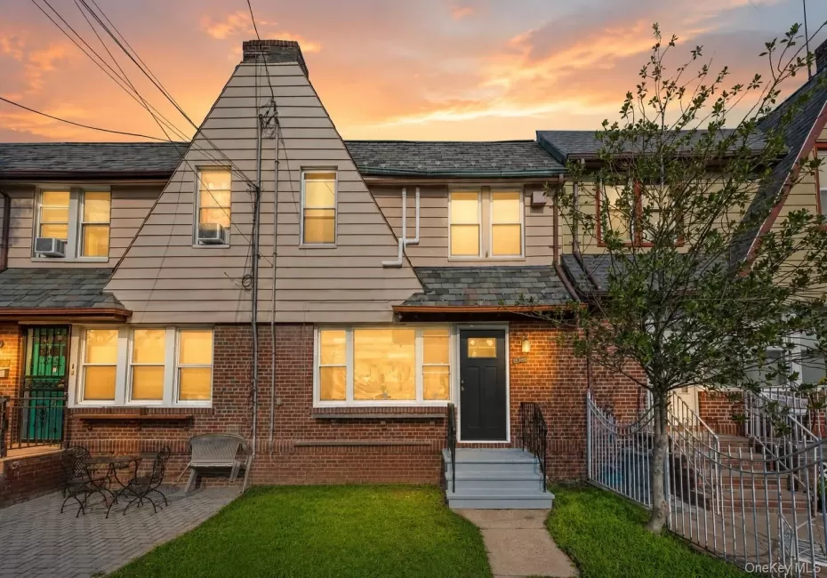 2548 Mickle Avenue, New York, NY, 3 Bedrooms Bedrooms, 5 Rooms Rooms,1 BathroomBathrooms,Residential,For Rent,Mickle,0,1027835 2548 Mickle Avenue, New York, NY, 3 Bedrooms Bedrooms, 5 Rooms Rooms,1 BathroomBathrooms,Residential,For Rent,Mickle,0,1027835