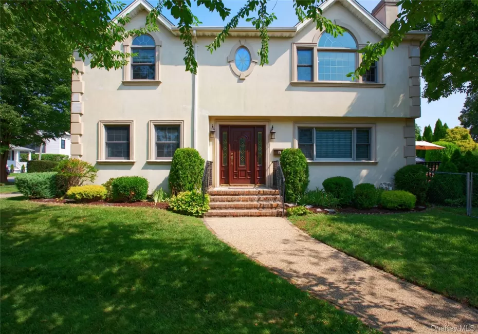75 Maple Street, North Hempstead, NY, 4 Bedrooms Bedrooms, 7 Rooms Rooms,2 BathroomsBathrooms,Residential,For Rent,Maple,0,1028732 75 Maple Street, North Hempstead, NY, 4 Bedrooms Bedrooms, 7 Rooms Rooms,2 BathroomsBathrooms,Residential,For Rent,Maple,0,1028732