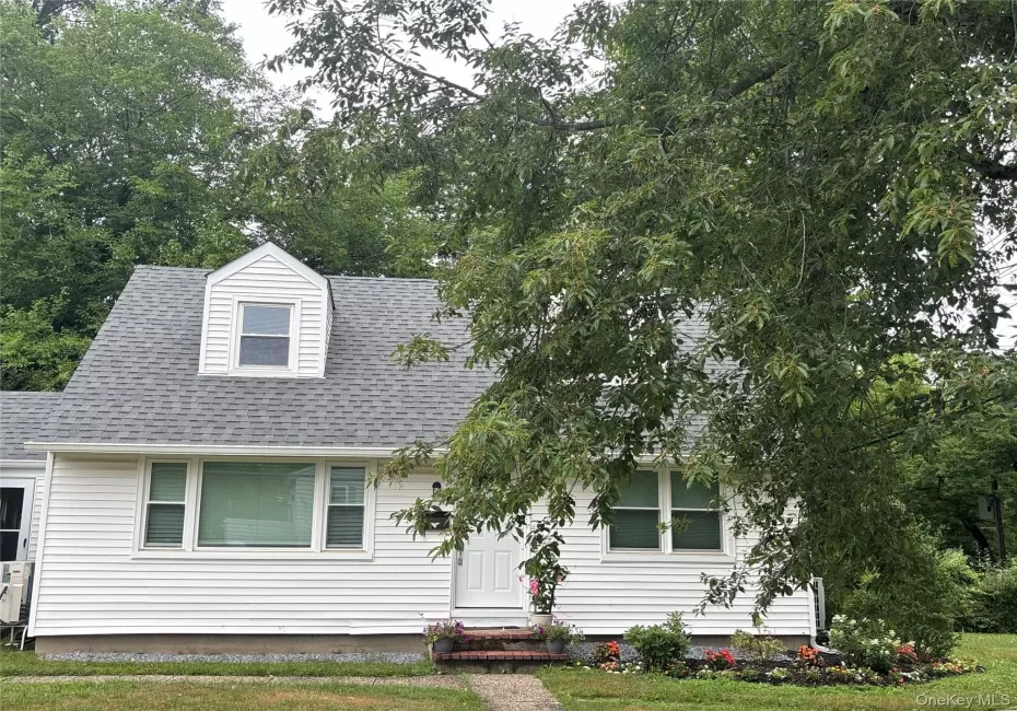 206 Dickinson Avenue, Huntington, NY, 1 Bedroom Bedrooms, 2 Rooms Rooms,1 BathroomBathrooms,Residential Lease,For Rent,Dickinson,0,1023052 206 Dickinson Avenue, Huntington, NY, 1 Bedroom Bedrooms, 2 Rooms Rooms,1 BathroomBathrooms,Residential Lease,For Rent,Dickinson,0,1023052