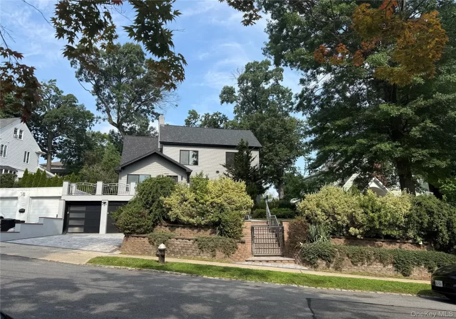 49-32 Annadale Lane, New York, NY, 4 Bedrooms Bedrooms, 10 Rooms Rooms,4 BathroomsBathrooms,Residential,For Rent,Annadale,0,1028697 49-32 Annadale Lane, New York, NY, 4 Bedrooms Bedrooms, 10 Rooms Rooms,4 BathroomsBathrooms,Residential,For Rent,Annadale,0,1028697