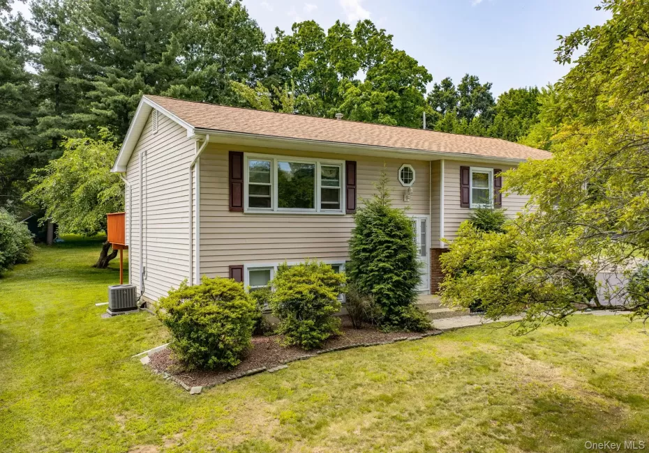 177 New Hempstead Road, Clarkstown, NY, 4 Bedrooms Bedrooms, 8 Rooms Rooms,2 BathroomsBathrooms,Residential,For Rent,New Hempstead,0,1019678 177 New Hempstead Road, Clarkstown, NY, 4 Bedrooms Bedrooms, 8 Rooms Rooms,2 BathroomsBathrooms,Residential,For Rent,New Hempstead,0,1019678