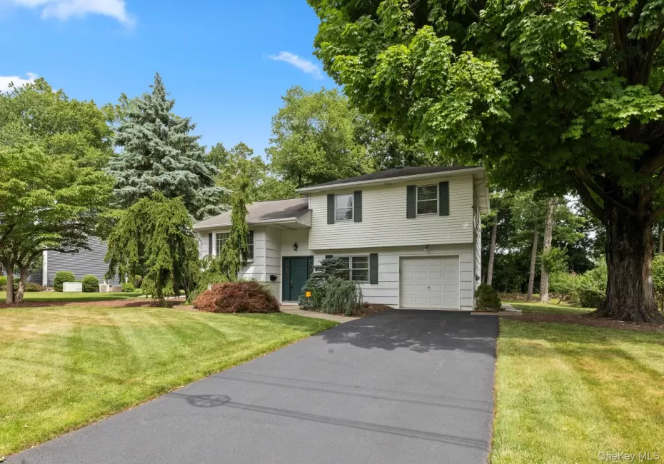 28 Stratford Place, Clarkstown, NY, 3 Bedrooms Bedrooms, 7 Rooms Rooms,1 BathroomBathrooms,Residential,For Rent,Stratford,0,1025036 28 Stratford Place, Clarkstown, NY, 3 Bedrooms Bedrooms, 7 Rooms Rooms,1 BathroomBathrooms,Residential,For Rent,Stratford,0,1025036