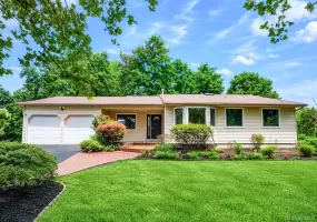 15 Dix Circle, Huntington, NY, 4 Bedrooms Bedrooms, 8 Rooms Rooms,2 BathroomsBathrooms,Residential,For Rent,Dix,0,1029801 15 Dix Circle, Huntington, NY, 4 Bedrooms Bedrooms, 8 Rooms Rooms,2 BathroomsBathrooms,Residential,For Rent,Dix,0,1029801