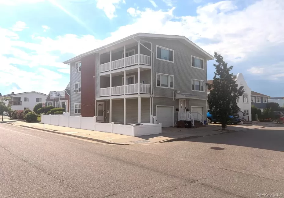 101 Harding Avenue, Long Beach, NY, 2 Bedrooms Bedrooms, 5 Rooms Rooms,2 BathroomsBathrooms,Residential Lease,For Rent,Harding,0,1030205 101 Harding Avenue, Long Beach, NY, 2 Bedrooms Bedrooms, 5 Rooms Rooms,2 BathroomsBathrooms,Residential Lease,For Rent,Harding,0,1030205