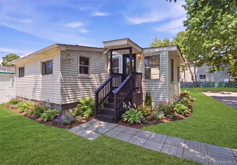 99 Green Avenue, Brookhaven, NY, 3 Bedrooms Bedrooms, 7 Rooms Rooms,2 BathroomsBathrooms,Residential,For Rent,Green,0,1029615 99 Green Avenue, Brookhaven, NY, 3 Bedrooms Bedrooms, 7 Rooms Rooms,2 BathroomsBathrooms,Residential,For Rent,Green,0,1029615