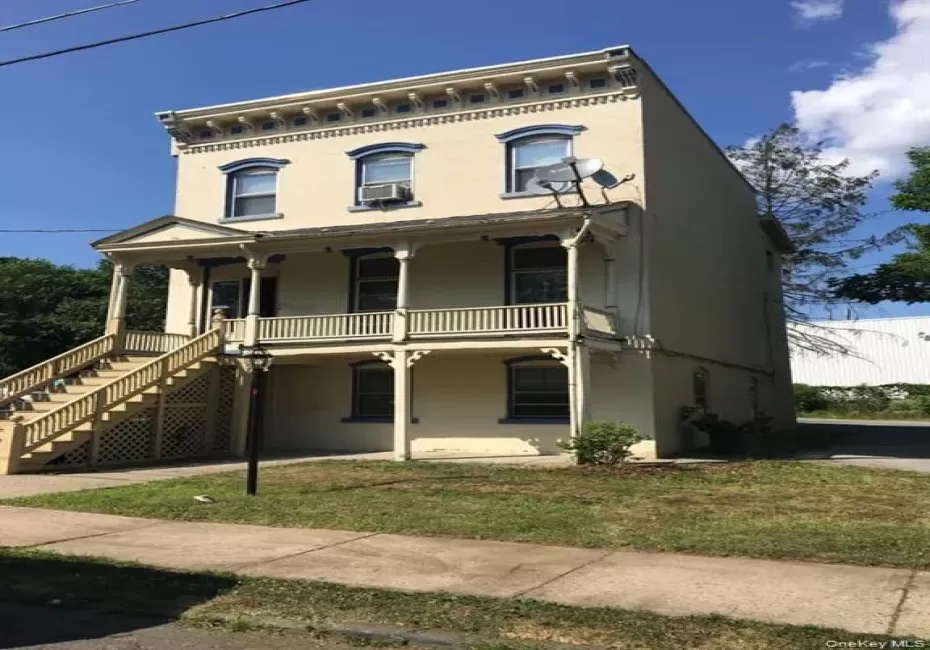 13 Benton Avenue, Middletown, NY, 1 Bedroom Bedrooms, 3 Rooms Rooms,1 BathroomBathrooms,Residential Lease,For Rent,Benton,0,1030173 13 Benton Avenue, Middletown, NY, 1 Bedroom Bedrooms, 3 Rooms Rooms,1 BathroomBathrooms,Residential Lease,For Rent,Benton,0,1030173