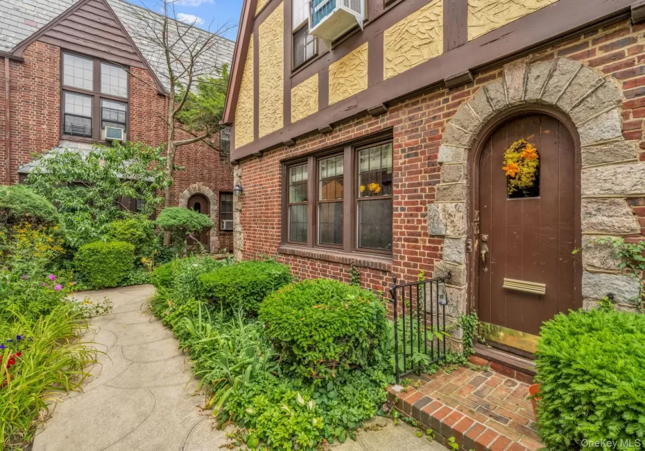 35-05 167th Street, New York, NY, 1 Bedroom Bedrooms, 4 Rooms Rooms,1 BathroomBathrooms,Residential,For Rent,167th,0,1030338 35-05 167th Street, New York, NY, 1 Bedroom Bedrooms, 4 Rooms Rooms,1 BathroomBathrooms,Residential,For Rent,167th,0,1030338