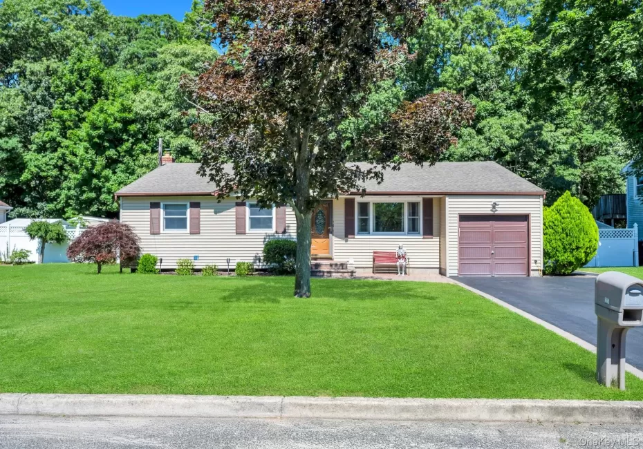 25 Walter Drive, Smithtown, NY, 3 Bedrooms Bedrooms, 7 Rooms Rooms,2 BathroomsBathrooms,Residential,For Rent,Walter,0,1027714 25 Walter Drive, Smithtown, NY, 3 Bedrooms Bedrooms, 7 Rooms Rooms,2 BathroomsBathrooms,Residential,For Rent,Walter,0,1027714