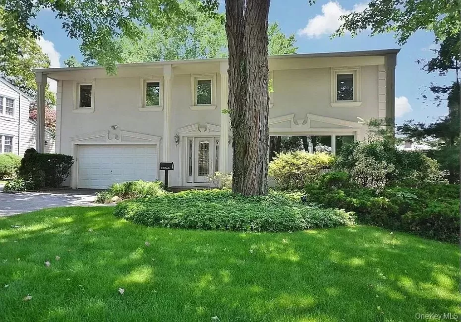 34 Old Pine Drive, North Hempstead, NY, 5 Bedrooms Bedrooms, 11 Rooms Rooms,3 BathroomsBathrooms,Residential,For Rent,Old Pine,0,1030404 34 Old Pine Drive, North Hempstead, NY, 5 Bedrooms Bedrooms, 11 Rooms Rooms,3 BathroomsBathrooms,Residential,For Rent,Old Pine,0,1030404
