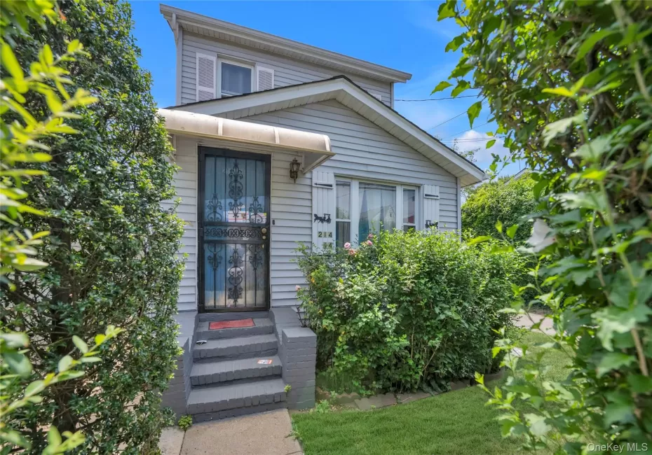 21414 104th Avenue, New York, NY, 4 Bedrooms Bedrooms, 7 Rooms Rooms,3 BathroomsBathrooms,Residential,For Rent,104th,0,1023686 21414 104th Avenue, New York, NY, 4 Bedrooms Bedrooms, 7 Rooms Rooms,3 BathroomsBathrooms,Residential,For Rent,104th,0,1023686
