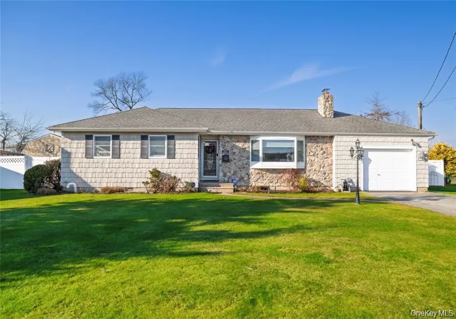 272 Baylawn Avenue, Babylon, NY, 4 Bedrooms Bedrooms, 7 Rooms Rooms,2 BathroomsBathrooms,Residential,For Rent,Baylawn,0,1030302 272 Baylawn Avenue, Babylon, NY, 4 Bedrooms Bedrooms, 7 Rooms Rooms,2 BathroomsBathrooms,Residential,For Rent,Baylawn,0,1030302