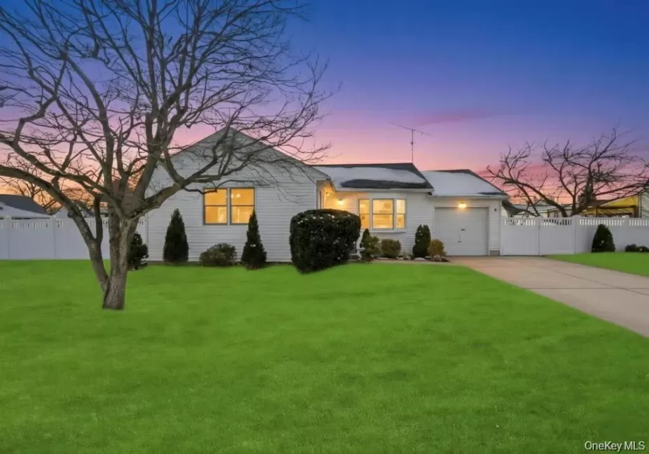 4 Adams Street, Oyster Bay, NY, 3 Bedrooms Bedrooms, 9 Rooms Rooms,2 BathroomsBathrooms,Residential,For Rent,Adams,0,1030482 4 Adams Street, Oyster Bay, NY, 3 Bedrooms Bedrooms, 9 Rooms Rooms,2 BathroomsBathrooms,Residential,For Rent,Adams,0,1030482