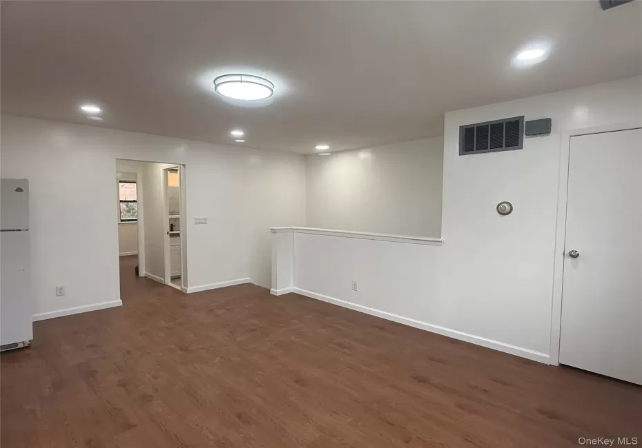 11109 62nd Drive, New York, NY, 3 Bedrooms Bedrooms, 5 Rooms Rooms,1 BathroomBathrooms,Residential Lease,For Rent,62nd,0,1030498 11109 62nd Drive, New York, NY, 3 Bedrooms Bedrooms, 5 Rooms Rooms,1 BathroomBathrooms,Residential Lease,For Rent,62nd,0,1030498