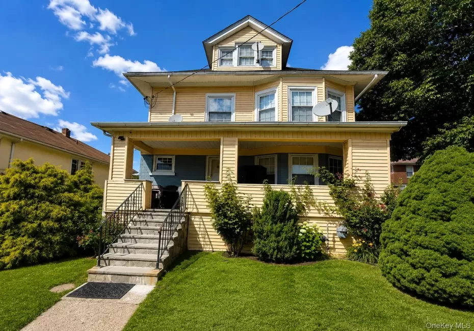 5 Colden Avenue, White Plains, NY, 3 Bedrooms Bedrooms, 10 Rooms Rooms,2 BathroomsBathrooms,Residential,For Rent,Colden,0,1029945 5 Colden Avenue, White Plains, NY, 3 Bedrooms Bedrooms, 10 Rooms Rooms,2 BathroomsBathrooms,Residential,For Rent,Colden,0,1029945