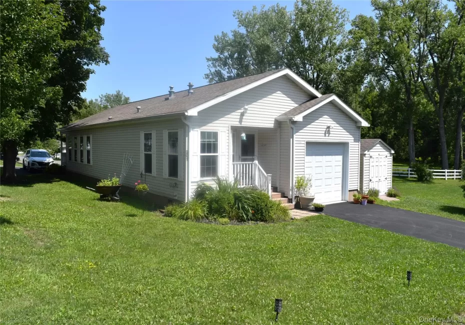 201 Brittany Terrace, New Windsor, NY, 2 Bedrooms Bedrooms, 6 Rooms Rooms,2 BathroomsBathrooms,Residential,For Rent,Brittany,0,1029958 201 Brittany Terrace, New Windsor, NY, 2 Bedrooms Bedrooms, 6 Rooms Rooms,2 BathroomsBathrooms,Residential,For Rent,Brittany,0,1029958