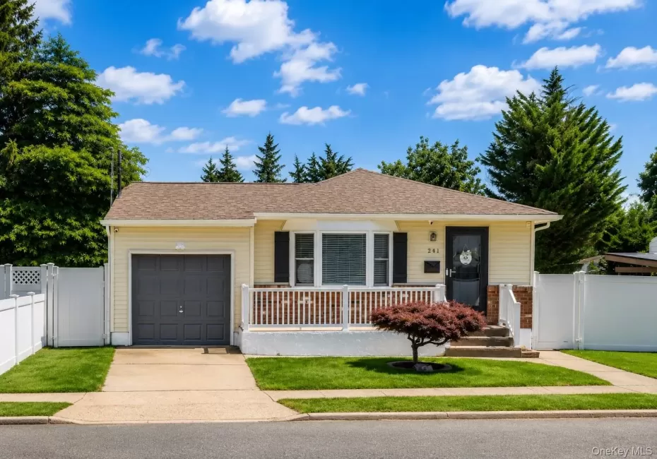 241 Houston Street, Babylon, NY, 3 Bedrooms Bedrooms, 7 Rooms Rooms,1 BathroomBathrooms,Residential,For Rent,Houston,0,1029916 241 Houston Street, Babylon, NY, 3 Bedrooms Bedrooms, 7 Rooms Rooms,1 BathroomBathrooms,Residential,For Rent,Houston,0,1029916