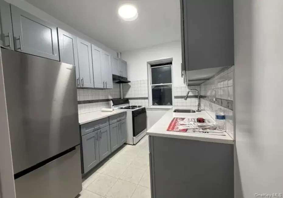 836 Edison Avenue, New York, NY, 3 Bedrooms Bedrooms, 5 Rooms Rooms,1 BathroomBathrooms,Residential Lease,For Rent,Edison,0,1030649 836 Edison Avenue, New York, NY, 3 Bedrooms Bedrooms, 5 Rooms Rooms,1 BathroomBathrooms,Residential Lease,For Rent,Edison,0,1030649