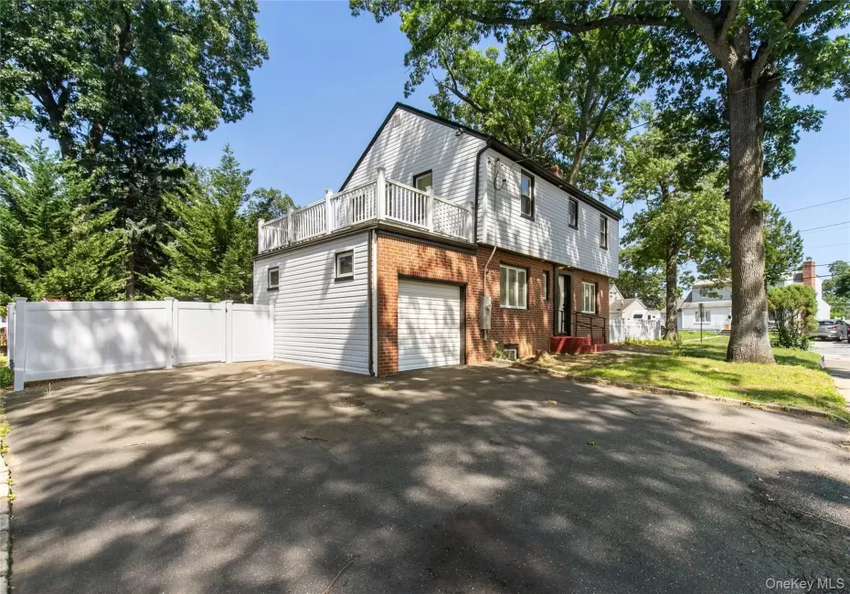 329 Euclid Street, Hempstead, NY, 5 Bedrooms Bedrooms, 9 Rooms Rooms,1 BathroomBathrooms,Residential,For Rent,Euclid,0,1030535 329 Euclid Street, Hempstead, NY, 5 Bedrooms Bedrooms, 9 Rooms Rooms,1 BathroomBathrooms,Residential,For Rent,Euclid,0,1030535