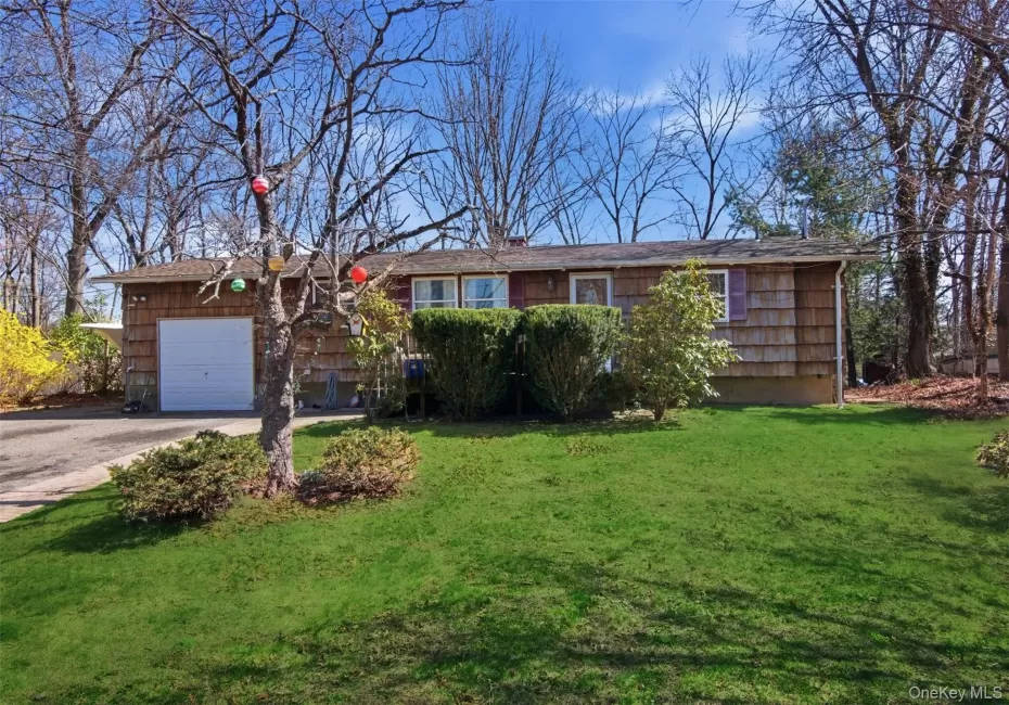 30 Lodge Lane, Brookhaven, NY, 4 Bedrooms Bedrooms, 7 Rooms Rooms,3 BathroomsBathrooms,Residential,For Rent,Lodge,0,982774 30 Lodge Lane, Brookhaven, NY, 4 Bedrooms Bedrooms, 7 Rooms Rooms,3 BathroomsBathrooms,Residential,For Rent,Lodge,0,982774