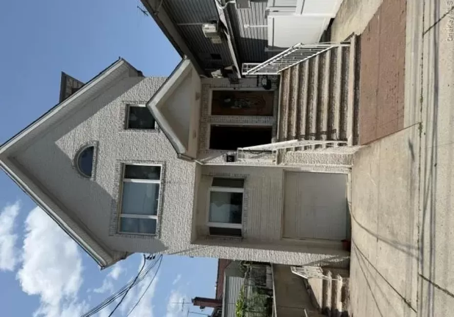 6140 173rd Street, New York, NY, 2 Bedrooms Bedrooms, 6 Rooms Rooms,1 BathroomBathrooms,Residential Lease,For Rent,173rd,0,1030677 6140 173rd Street, New York, NY, 2 Bedrooms Bedrooms, 6 Rooms Rooms,1 BathroomBathrooms,Residential Lease,For Rent,173rd,0,1030677