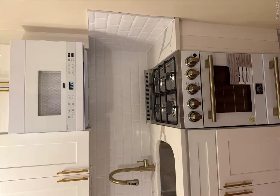 99-45 67 Road, New York, NY, 3 Rooms Rooms,1 BathroomBathrooms,Residential Lease,For Rent,67,0,1026095 99-45 67 Road, New York, NY, 3 Rooms Rooms,1 BathroomBathrooms,Residential Lease,For Rent,67,0,1026095
