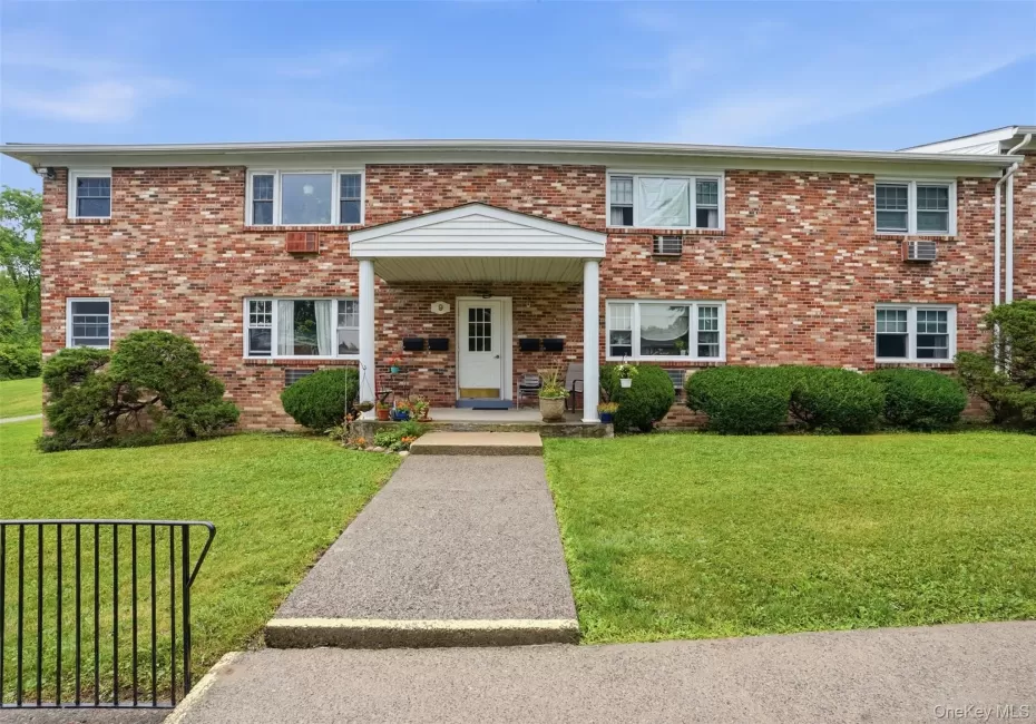 136 Chestnut Street, New Paltz, NY, 2 Bedrooms Bedrooms, 5 Rooms Rooms,1 BathroomBathrooms,Residential,For Rent,Chestnut,0,1028551 136 Chestnut Street, New Paltz, NY, 2 Bedrooms Bedrooms, 5 Rooms Rooms,1 BathroomBathrooms,Residential,For Rent,Chestnut,0,1028551