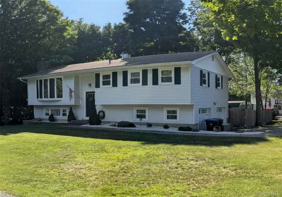 56 Poplar Drive 56 Poplar Drive