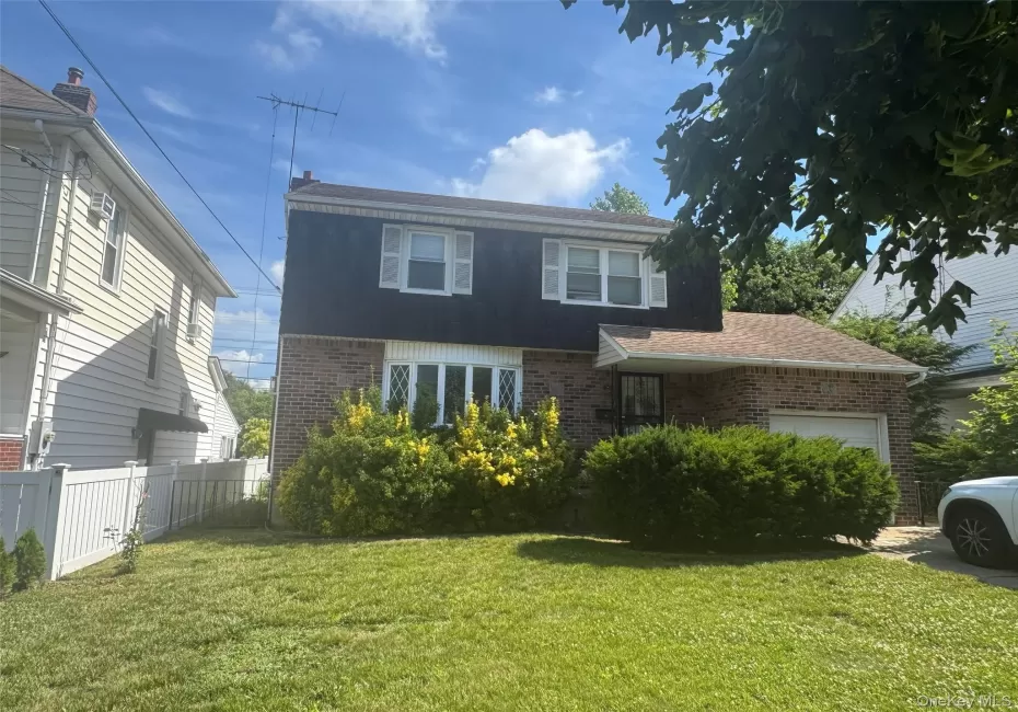 37 Magnolia Avenue, North Hempstead, NY, 4 Bedrooms Bedrooms, 8 Rooms Rooms,2 BathroomsBathrooms,Residential,For Rent,Magnolia,0,1030717 37 Magnolia Avenue, North Hempstead, NY, 4 Bedrooms Bedrooms, 8 Rooms Rooms,2 BathroomsBathrooms,Residential,For Rent,Magnolia,0,1030717