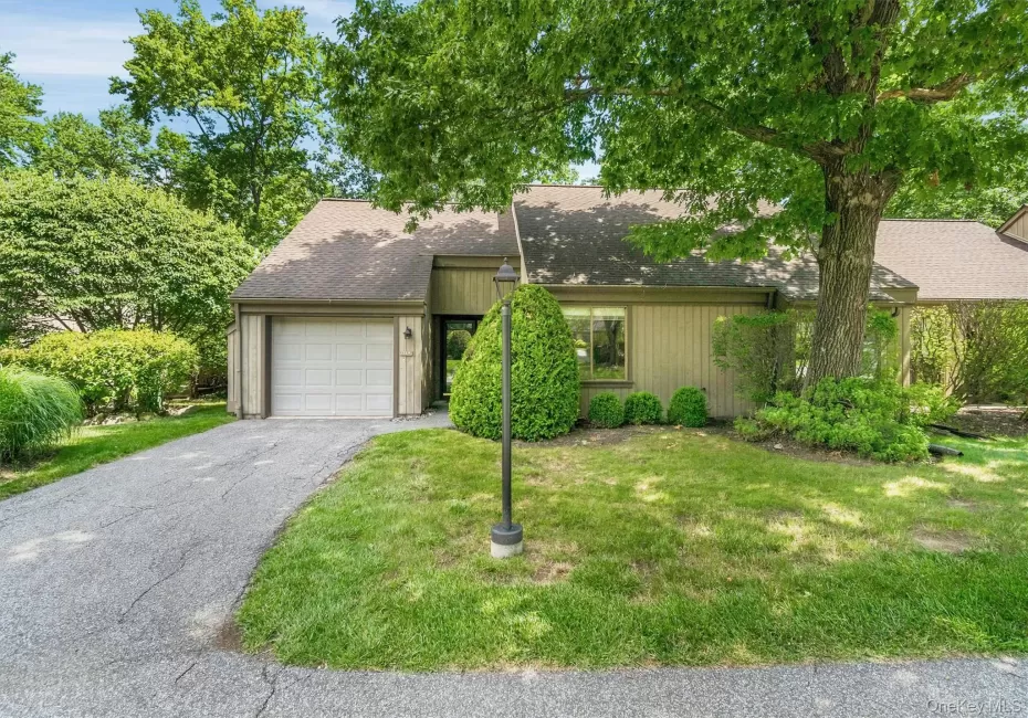 371 Heritage Hills, Somers, NY, 2 Bedrooms Bedrooms, 5 Rooms Rooms,2 BathroomsBathrooms,Residential,For Rent,Heritage,0,1028332 371 Heritage Hills, Somers, NY, 2 Bedrooms Bedrooms, 5 Rooms Rooms,2 BathroomsBathrooms,Residential,For Rent,Heritage,0,1028332