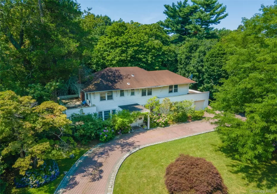 14 Clover Drive, North Hempstead, NY, 4 Bedrooms Bedrooms, 10 Rooms Rooms,2 BathroomsBathrooms,Residential,For Rent,Clover,0,1030494 14 Clover Drive, North Hempstead, NY, 4 Bedrooms Bedrooms, 10 Rooms Rooms,2 BathroomsBathrooms,Residential,For Rent,Clover,0,1030494