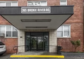 365 Bronx River Road, Yonkers, NY, 2 Bedrooms Bedrooms, 6 Rooms Rooms,1 BathroomBathrooms,Residential,For Rent,Bronx River,0,1030772 365 Bronx River Road, Yonkers, NY, 2 Bedrooms Bedrooms, 6 Rooms Rooms,1 BathroomBathrooms,Residential,For Rent,Bronx River,0,1030772