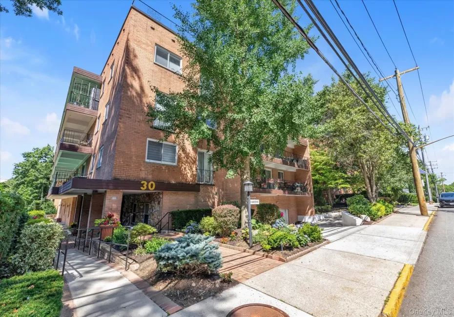 30 Barstow Road, North Hempstead, NY, 2 Bedrooms Bedrooms, 5 Rooms Rooms,2 BathroomsBathrooms,Residential,For Rent,Barstow,0,1029883 30 Barstow Road, North Hempstead, NY, 2 Bedrooms Bedrooms, 5 Rooms Rooms,2 BathroomsBathrooms,Residential,For Rent,Barstow,0,1029883