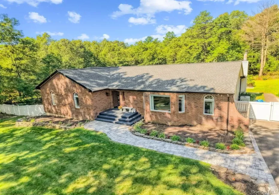 24 Bauer Avenue, Brookhaven, NY, 3 Bedrooms Bedrooms, 7 Rooms Rooms,2 BathroomsBathrooms,Residential,For Rent,Bauer,0,1030838 24 Bauer Avenue, Brookhaven, NY, 3 Bedrooms Bedrooms, 7 Rooms Rooms,2 BathroomsBathrooms,Residential,For Rent,Bauer,0,1030838