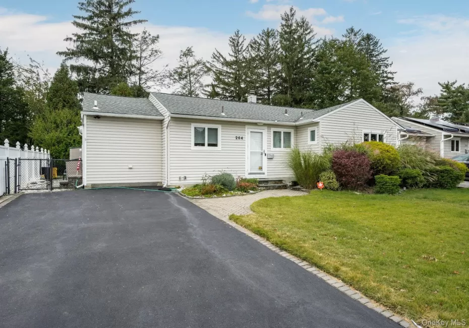 264 Manetto Hill Road, Oyster Bay, NY, 4 Bedrooms Bedrooms, 7 Rooms Rooms,3 BathroomsBathrooms,Residential Lease,For Rent,Manetto Hill,0,1030984 264 Manetto Hill Road, Oyster Bay, NY, 4 Bedrooms Bedrooms, 7 Rooms Rooms,3 BathroomsBathrooms,Residential Lease,For Rent,Manetto Hill,0,1030984
