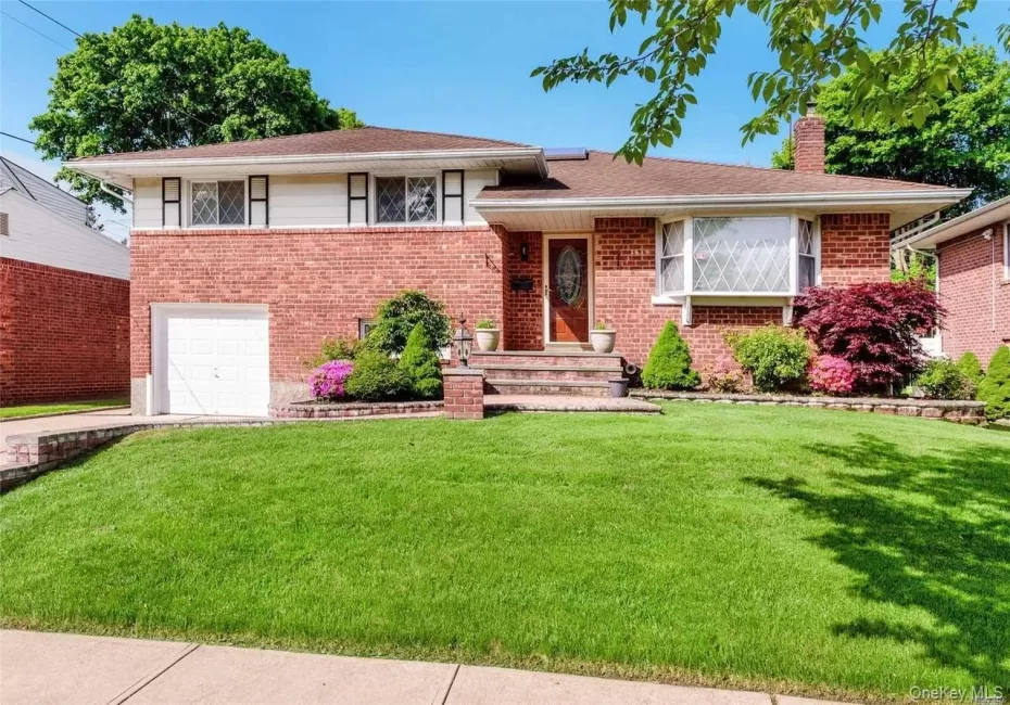 110 Leahy Street, Oyster Bay, NY, 4 Bedrooms Bedrooms, 9 Rooms Rooms,3 BathroomsBathrooms,Residential,For Rent,Leahy,0,1031044 110 Leahy Street, Oyster Bay, NY, 4 Bedrooms Bedrooms, 9 Rooms Rooms,3 BathroomsBathrooms,Residential,For Rent,Leahy,0,1031044
