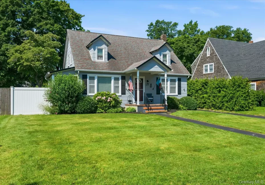 277 Howell Avenue, Riverhead, NY, 2 Bedrooms Bedrooms, 5 Rooms Rooms,1 BathroomBathrooms,Residential,For Rent,Howell,0,1031020 277 Howell Avenue, Riverhead, NY, 2 Bedrooms Bedrooms, 5 Rooms Rooms,1 BathroomBathrooms,Residential,For Rent,Howell,0,1031020
