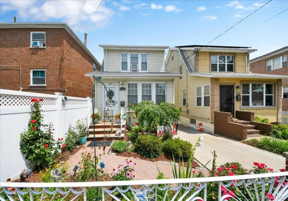 322 Logan Avenue, New York, NY, 3 Bedrooms Bedrooms, 7 Rooms Rooms,1 BathroomBathrooms,Residential,For Rent,Logan,0,1031107 322 Logan Avenue, New York, NY, 3 Bedrooms Bedrooms, 7 Rooms Rooms,1 BathroomBathrooms,Residential,For Rent,Logan,0,1031107